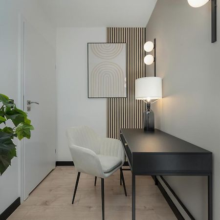 Wroclavia Apartments Dyrekcyjna By Noclegi Renters Wroclaw Exterior photo