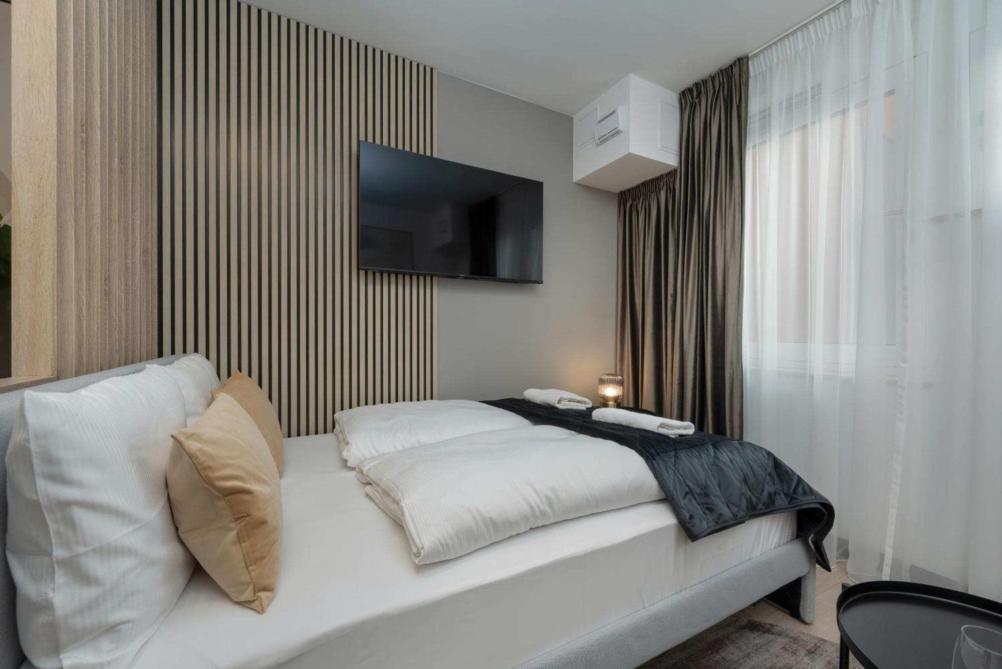Wroclavia Apartments Dyrekcyjna By Noclegi Renters Wroclaw Exterior photo