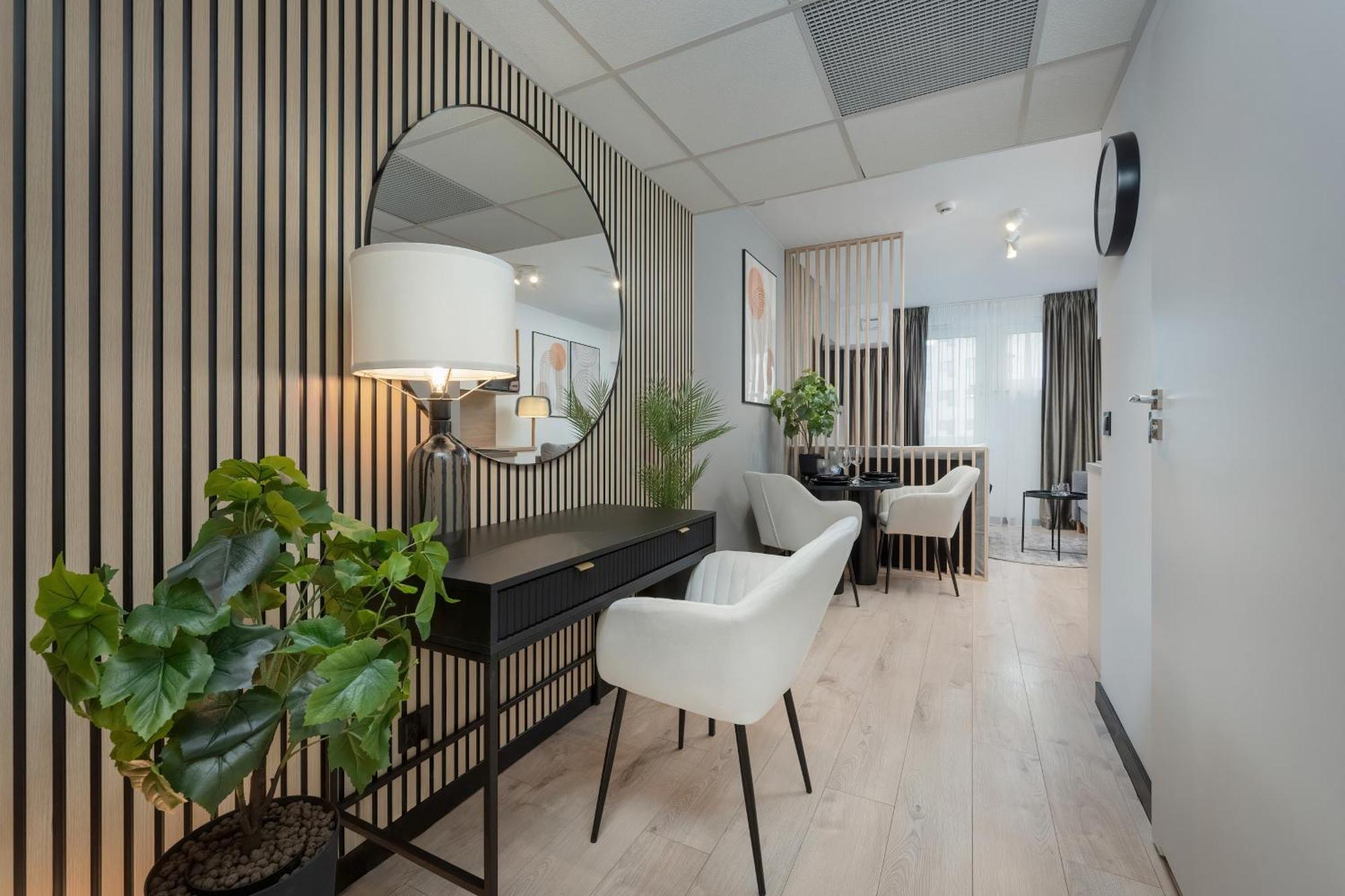 Wroclavia Apartments Dyrekcyjna By Noclegi Renters Wroclaw Exterior photo
