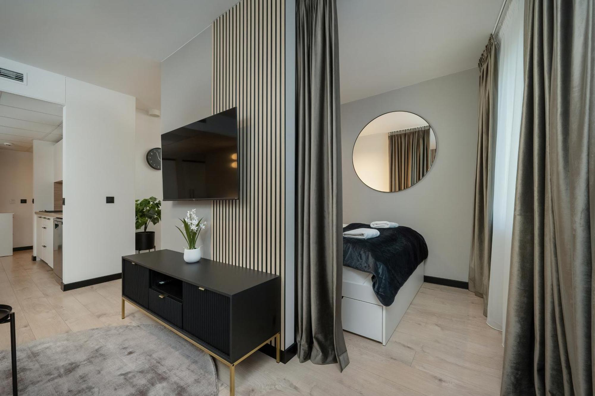 Wroclavia Apartments Dyrekcyjna By Noclegi Renters Wroclaw Exterior photo